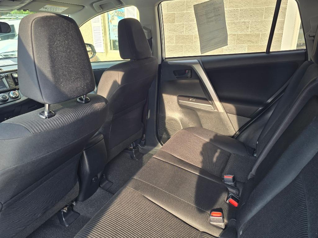 2017 Toyota RAV4 LE photo